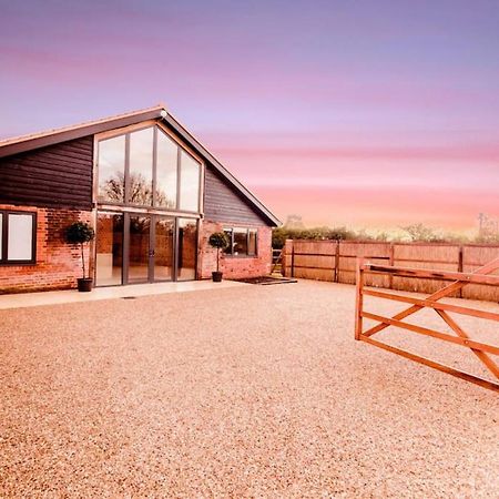 Beautiful Barn Conversion Close To The Broads Dilham Kültér fotó