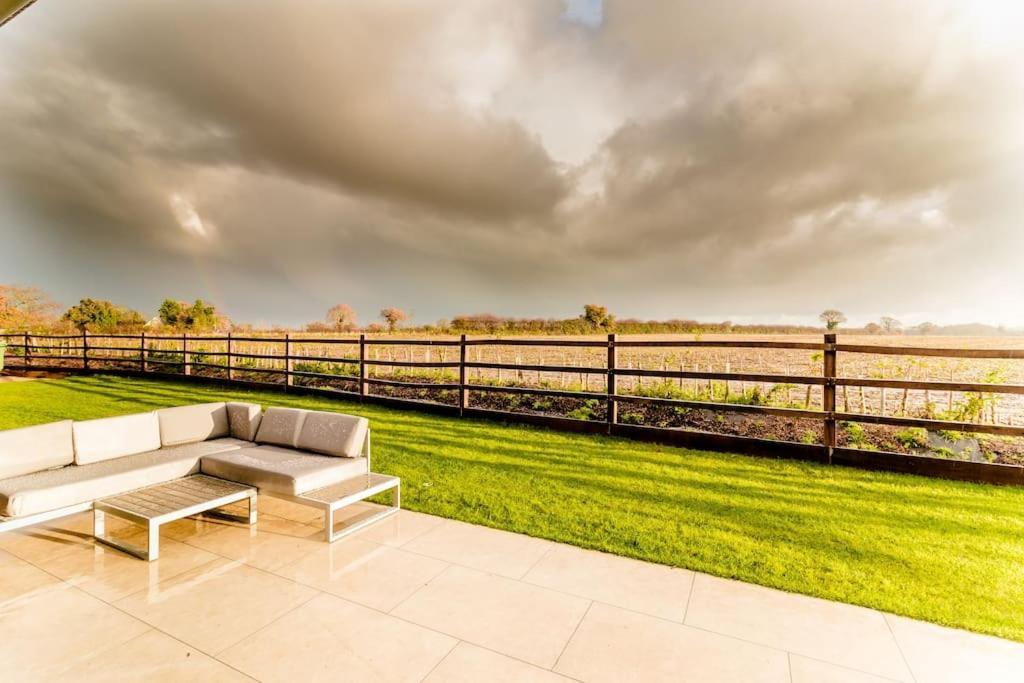Beautiful Barn Conversion Close To The Broads Dilham Kültér fotó