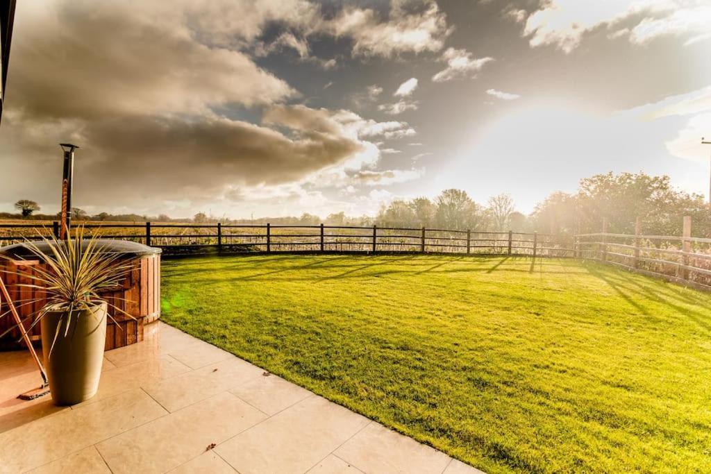 Beautiful Barn Conversion Close To The Broads Dilham Kültér fotó