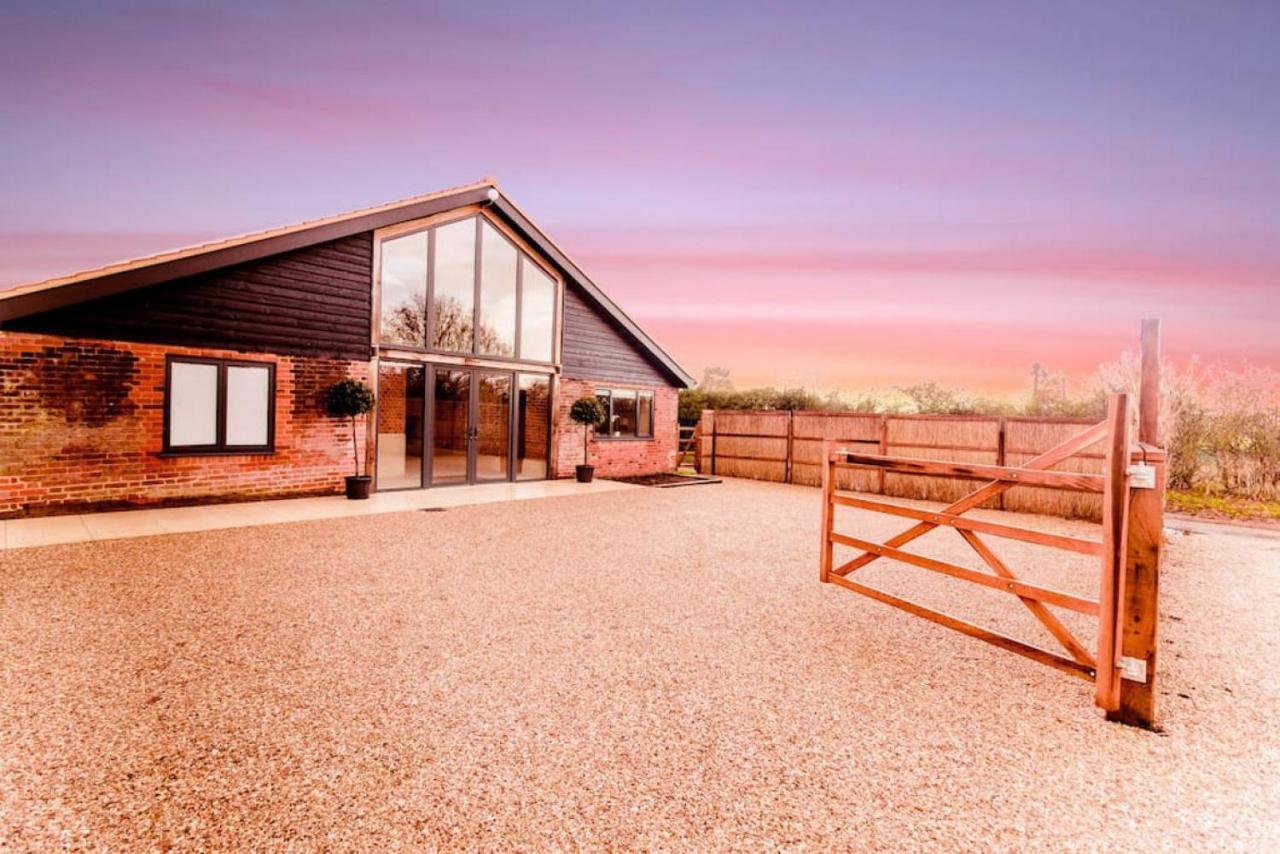 Beautiful Barn Conversion Close To The Broads Dilham Kültér fotó
