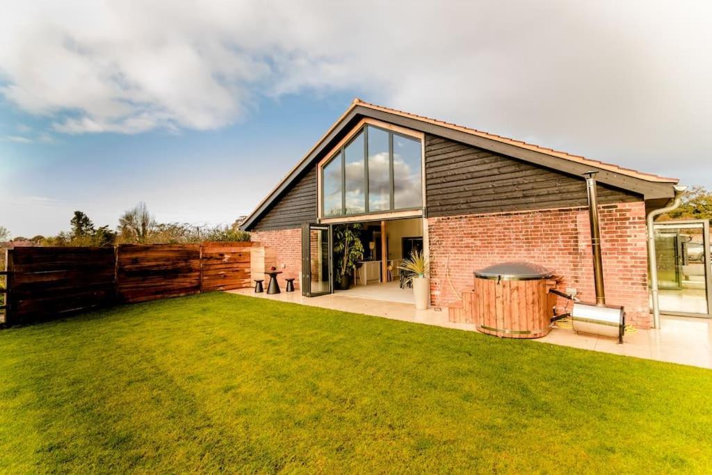 Beautiful Barn Conversion Close To The Broads Dilham Kültér fotó