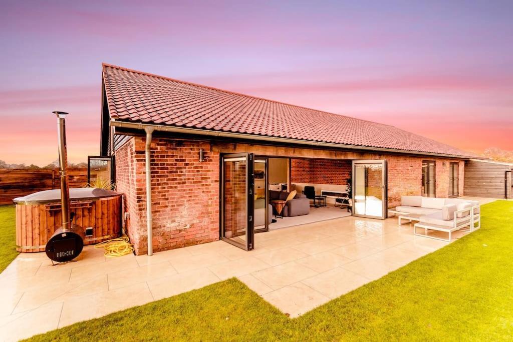 Beautiful Barn Conversion Close To The Broads Dilham Kültér fotó