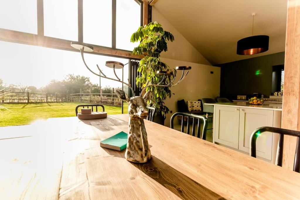 Beautiful Barn Conversion Close To The Broads Dilham Kültér fotó