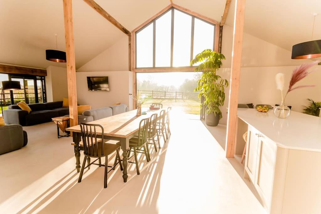 Beautiful Barn Conversion Close To The Broads Dilham Kültér fotó