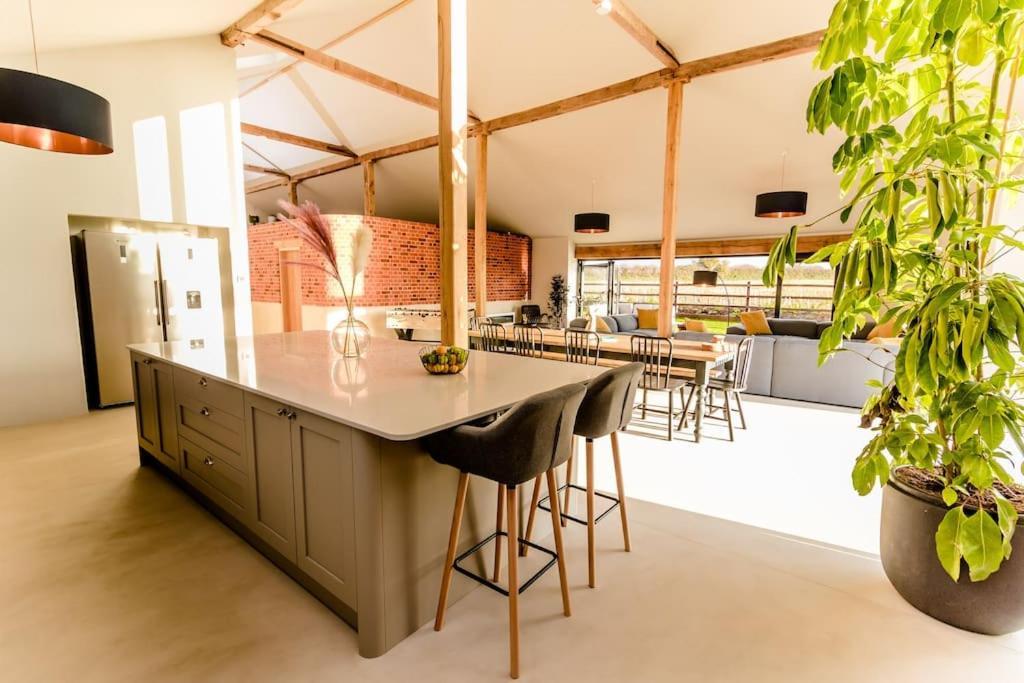 Beautiful Barn Conversion Close To The Broads Dilham Kültér fotó